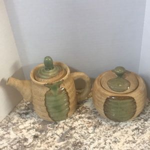 Unbranded Teapot and Sugar Bowl.